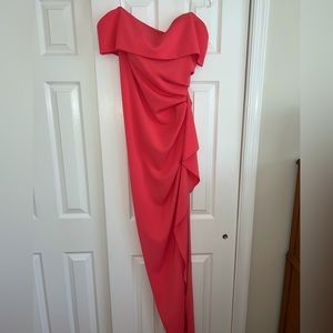 Gorgeous Coral AIDA Gown Size 4!!